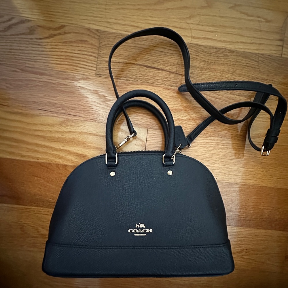 Coach HandBag - Picture 1 of 6
